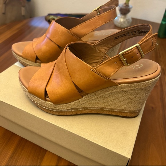 Clarks Amelia Dally Tan Leather Wedge Sandals size 8 - Picture 4 of 8